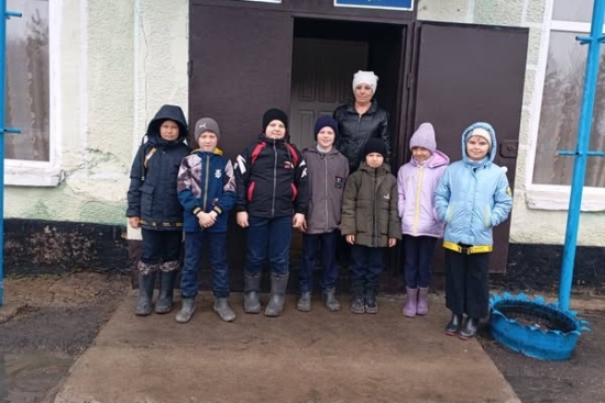 #профориентация Кәсіптік бағдар беру жұмысы аясында 4-сынып оқушылары Нижнебурлук демалыс орталығына экскурсия жасады, онда оқушылар мәдениет қызметкерінің кәсібі туралы көптеген қызықты мәлімет алды.