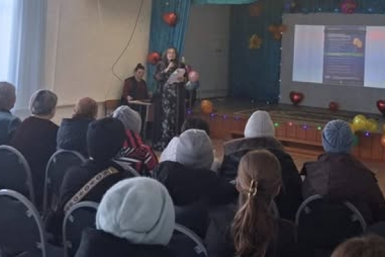 18 марта в школе была проведена разъяснительная работа с родителями на тему: «Родительский контроль». В ходе встречи родителям были даны рекомендации по обеспечению безопасности детей в сети Интернет, разъяснены способы установки родительского контроля на