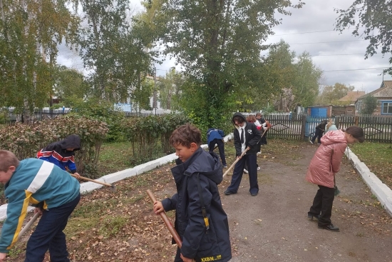 2026 жылғы 18 қыркүйекте халықаралық «World Cleanup Day» (Дүниежүзілік тазалық күні) экологиялық акциясы аясында КММ «Нижнеборлық мектеп-бөбекжай-бақша кешені» кешен аумағын тазалау және абаттандыру бойынша акция өткізілді. Іс-шараға мектеп оқушылары мен 